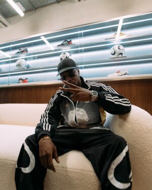 Ninho Instagram - 𝑱𝑬𝑭𝑬 𝑨𝑰𝑹𝑳𝑰𝑵𝑬𝑺 𝑻𝑶𝑼𝑹 𝑿 𝑯𝑶𝑴𝑬 𝑶𝑭 𝑺𝑷𝑶𝑹𝑻 𝑷𝑨𝑹𝑰𝑺
C’est toujours carré avec la famille @adidasparis ! ✈️

#Createdwithadidas #HomeofSportParis #collaborationcommerciale