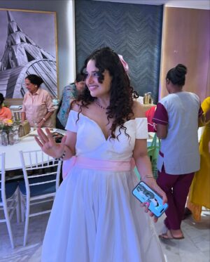Nisha Rawal Instagram - ♥️

Celebrating the sweetest anticipation today at Yuvi-Prince’s baby shower!

Wishing you both endless joy & a future filled with laughter, love, and the pitter-patter of tiny feet.

May this new chapter bring you all the happiness your hearts can hold. ✨
.
.
.
.
.
Wearing @pankhclothing