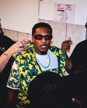 Niska Instagram - On y va ‼️🦅😤

📸 @pictbnd @frxgui