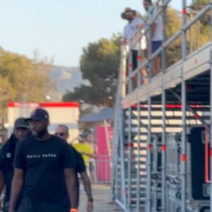 Niska Instagram - Marseille c’était incroyable vous avez fait ça bien 🩵🤍💪🏿

Merci la big pour la tournée estival, ça m’a fait plaisir de vous revoir c’était mechant on a tué ça dans le bon vraiment 🙌🏾, on se retrouve en fin septembre avec le début des concerts 💥 

Il y a aussi du son qui arrive très bientôt restez branchés, c’est reparti 🦅💪🏽

A très vite la big miff dans le bon toujours c’est important ☝🏾🥷🏽