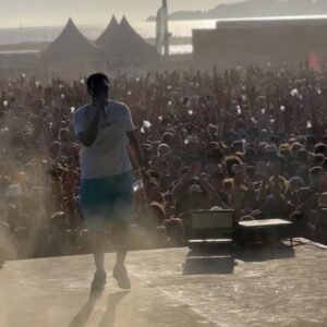 Niska Instagram - Marseille c’était incroyable vous avez fait ça bien 🩵🤍💪🏿

Merci la big pour la tournée estival, ça m’a fait plaisir de vous revoir c’était mechant on a tué ça dans le bon vraiment 🙌🏾, on se retrouve en fin septembre avec le début des concerts 💥 

Il y a aussi du son qui arrive très bientôt restez branchés, c’est reparti 🦅💪🏽

A très vite la big miff dans le bon toujours c’est important ☝🏾🥷🏽