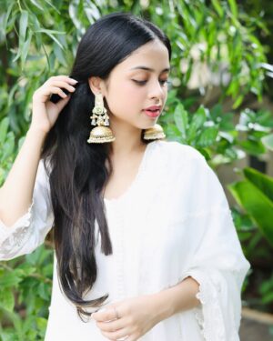 Nitanshi Goel Instagram - Happy Independence Day!🇮🇳 
May we always uphold the values of freedom, justice, and equality for all 🤍 

📸: @dinesh_ahuja 
Outfit: @roze.india 
Styled by: @isolatednee 
Jewellery: @opasa.jewellery 
Styled by: @_anushkapuri_

#NitanshiGoel #HappyIndependenceDay India