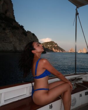 Nitibha Kaul Instagram - No white clouds in my blue sky

Bikini @frisky.in
