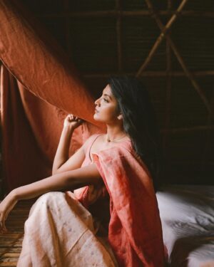 Nivedhithaa Sathish Instagram - 🥀♥️

Shot by - @madras_ponnu
Styled by - @by_sarana
Wearing - @houseofmurah
Jewellery - @atiracreations
Makeup - @luhkhaimmakeup 
Hair - @gouthamisari_hm 
Location - @keethhouse