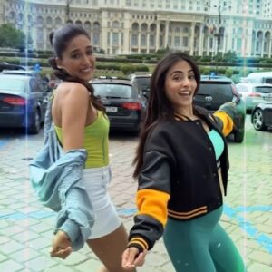 Niyati Fatnani Instagram - Sirf rukhi-sukhi roti nahi, Nimrit aur Niyati ka yeh dance dekhkar aaya humein maza bada. 💃

Dekhiye #KhatronKeKhiladi14, har Sat-Sun raat 9:30 baje se sirf #Colors aur @officialjiocinema par.

@nimritahluwalia
@niyatifatnani

@hyundaiindia 

#KKK14 #HyundaiKKK