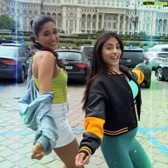 Niyati Fatnani - 176.6K Likes - Sirf rukhi-sukhi roti nahi, Nimrit aur Niyati ka yeh dance dekhkar aaya humein maza bada. 💃
Dekhiye #KhatronKeKhiladi14, har Sat-Sun raat 9:30 baje se sirf #Colors aur @officialjiocinema par.
@nimritahluwalia
@niyatifatnani
@hyundaiindia
#KKK14 #HyundaiKKK