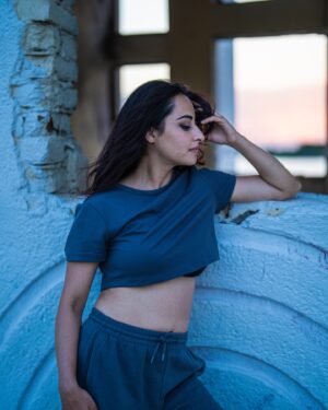 Niyati Fatnani Instagram - Dil tu Jaan tu…🤍

Shot by: @gauravbajaj07 

#messy #imperfect #beauty #candid #kkk14 #niyatifatnani #romania