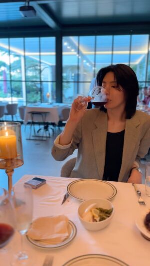 No Min-woo Instagram - 오빠랑 와인 할래?