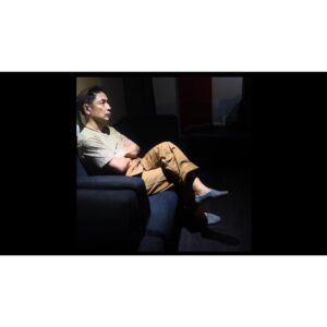 Nobuyuki Suzuki Instagram - 終わるのを待つ。🎞
#dubbingjapan
#dubbingindonesia 
#tugasnegarabos