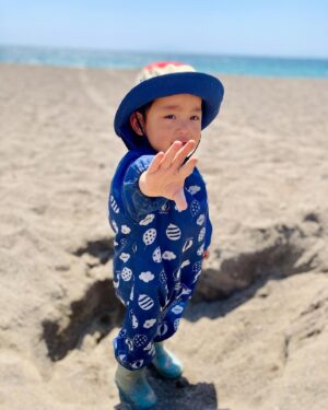 Nobuyuki Suzuki Instagram - Waktu yang terbuang di pantai adalah waktu yang dihabiskan dengan baik✨
#campingstyle
#beachvibes 
#テント ⛺️
#camp
#camplife
#outingstylejp
#けんご