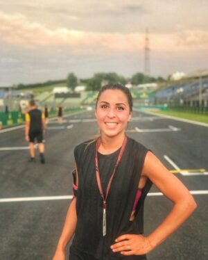 Noemí de Miguel Instagram - Ver los libres y 🤍 Hungaroring y Budapest 
Muchos y grandes recuerdos. 

- El rollazo de las gradas antiguas. 
- La victoria de Lewis en 2016, mi primer año. 
- Girad porque no cabe el Ferrari 😉
- Hacemos cuentas @tabathavalls 🥳
- Muchas emociones. 
- La ciudad que más he pateado y corrido. 
- No Pirlo No party 
- Acompañada de los mejores 🤗
- O en solitario … Le he dado mil vueltas.
- Sí, fuimos a los baños en un doblete, a los ruin bar, mil cosas que hacer siempre en Budapest y uno de los mejores ambientes del mundial.