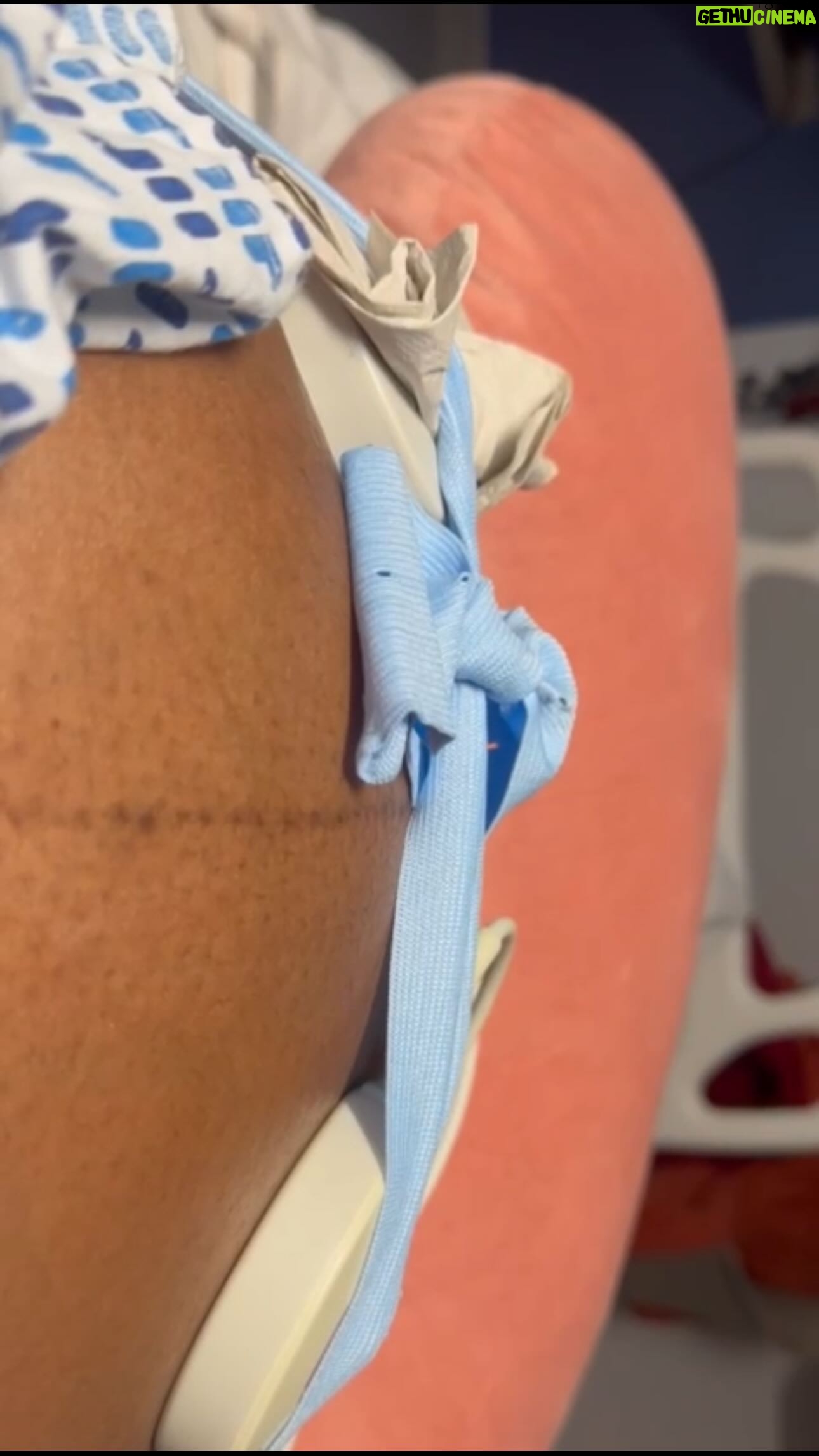 Noémie Abossolo - 224.1K Likes - J’ai quelque chose à vous annoncer…
Restez jusqu’à la fin, le petit secret est enfin dévoilé❤️
#pregnant #pregnancy #givingbirth #newborn #newarrival #happyfamily #firstmoments #miracleoflife
