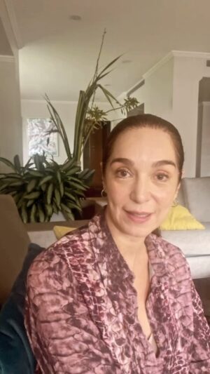 Nohely Arteaga Instagram - En esta hora de tanta angustia pido a Dios desde lo más profundo de mi corazón, verdad, concordia y justicia. 

No más derramamiento de sangre en Venezuela.
Queremos vivir en Democracia y en Paz.
Que reine La Justicia Divina siempre en cada uno de nosotros y en está amada tierra de 
Gracia Venezuela🇻🇪🙏🇻🇪