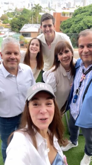 Nohely Arteaga Instagram - Comparto  con ustedes esta inmensa alegría que llena mi corazón ❤️
Tengo el privilegio de esperar con amor y gratitud infinita 
a mi primera nieta🩷 solo tengo palabras que brotan de mi ❤️ que sea una niña sana , fuerte y de grandes sentimientos 🙏🩷

Gracias mi Dios Todopoderoso por esta gran felicidad no encuentro palabras de mi desbordante alegría y gratitud 🙏🩷