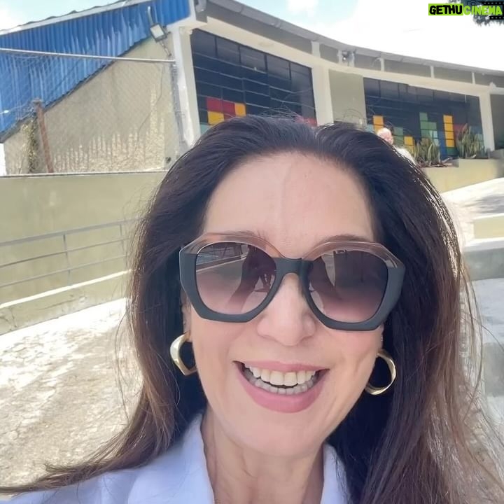 Nohely Arteaga - 7.6K Likes - Feliz y Bendecido Domingo 🇻🇪
Ya cumplímos con nuestro derecho y deber , ya votamos😀
