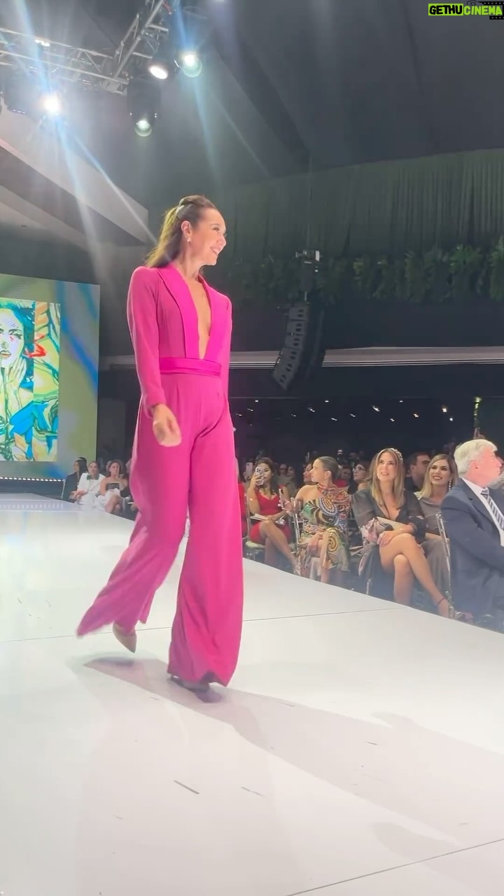 Nohely Arteaga - 23.3K Likes - Anoche en el desfile del diseñador @giovanniscutarodesigner Naturaleza se dio a conocer la colección Primavera -Verano 2024
Apoyando a la Fundación Autismo Dejando Huella.