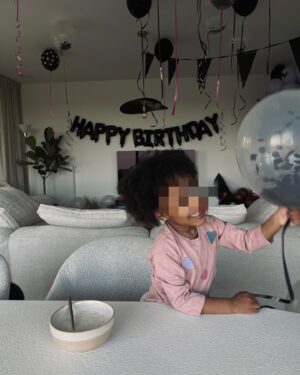 Nora Gharib Instagram - Chams is 4 geworden en ja bla bla bla de tijd gaat snel. Zo snel da het ondertussen alweer zaterdag is en het feest Wednesday was. Ja echt.😅 Maar dus toch nog efkes delen met jullie🤍🫶🏽 bedankt voor de verjaardagswensen!🤲🏽🫶🏽blessed and never forget the oppressed.🤲🏽