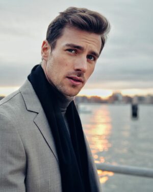 Norbi Novak Instagram - NYC sunset captured by the amazing @nina.b.b 📷✨