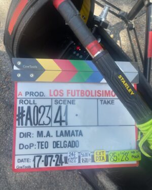 Norma Ruiz Instagram - Ya estamos rodando “Futbolisimos y el misterio del tesoro pirata” desafiando el calor y echándonos risas mil con este pedazo de reparto capitaneado por Miguel Angel Lamata! @josito_chester @rtve @movistar_es 🎬 #Futbolísimos2 ⚽️