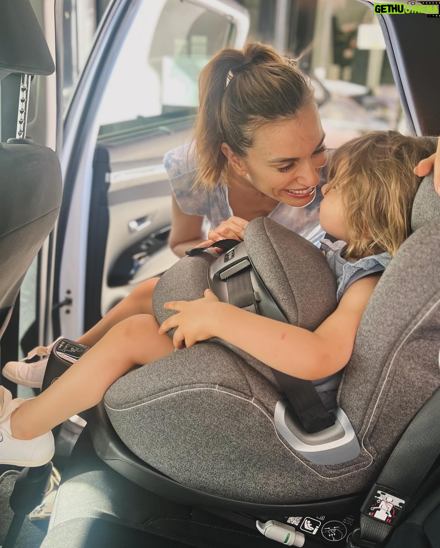Norma Ruiz - 1.3K Likes - Viajar a diario con mi hija en esta silla de coche es comodidad y seguridad máxima. Gracias por hacer nuestra vida familiar mas feliz! @cybex_global #CYBEX #AnorisT #ANewWayForward
