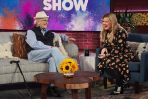 Norman Lear Instagram - You won’t want to miss the @kellyclarksonshow ‪this Monday‬ -- and me too!