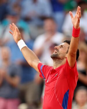 Novak Djokovic Instagram - Dugo sam sanjao da se u bojama Srbije borim za najsjajnije odličje na Olimpijskim igrama. Velika je čast i privilegija da predstavljam našu zemlju! Srbija će imati medalju u nedelju!!!! Veseli se srpski rodeeeeee 🥳🇷🇸🇷🇸🇷🇸🇷🇸 idemoooo

This dream is long lived and fought for. I wanted to compete in the finals of Olympic games for such a long time. Representing my country at a global event is a huge privilege and honor that I cherish. Serbia will have a medal on Sunday!!! Ideeeemooooooo 🥳🇷🇸🇷🇸🇷🇸🇷🇸