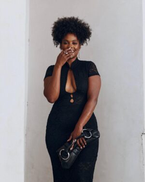 Novi Brown Instagram - Things I’m currently into: 
1. Silver cause it just looks better on me 
2. No fake lashes cause it’s too high maintenance for me
3. Nude or Silver chrome nails will always be my go-to
4. SKIN will always be my priority because makeup can only go so far
5. Tapping into my sexy cause DUH 
6. Curls, curls, curls are stunning 
7. Obsessed with smelling good. My fave right now is @burberry Black. Thank me later!
8. Rest - I haven’t napped this much in my life, EVER. 
9. Full, untamed brows
••••
💄 @maddydollfacee 
📸 @chancemichaelphoto 
💇🏾‍♀️ My staple wash & go using @sheamoisture Curly Enhancing Smoothie