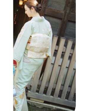 Nozomi Sasaki Instagram - .
少し前になりますが、
七五三のお参りで、ご祈祷を受けてきました！
カメラマンはお仕事でも、家族ぐるみでも仲良くさせていただいている菊地史さんこと、ふみ君に撮っていただきました📸
本当に優しくて綺麗で素敵な写真ばかり。
ふみ君のお人柄が出てる。
プライベートなのに感謝です🙇‍♀️
そして家族全員分のお着物は、着物や浴衣の撮影でお世話になっている鷲見道子さんにスタイリングしていただきました！
この色合いのお着物や帯との合わせ方がとても素敵🥹

家族写真も沢山撮っていただいて一生の思い出に。
感謝です✨

ちなみに髪型は全くやり方分からなくて、朝ネットで調べて10分で完成させた。笑
メイクも10分。笑

最後の写真は、自宅で記念にiPhoneで撮った写真です🙏