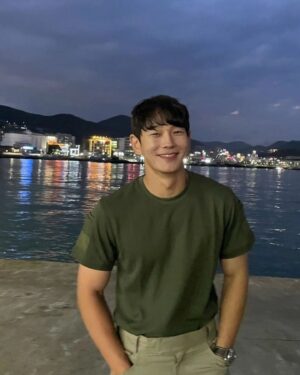 Oh Na-ra Instagram - #백반기행_온주완 편보고 먹으러갔던 #하모샤브샤브
#천상의맛
다먹고 계산하려는데...
주완이가 직접 전화해서 대신 계산해줬다고🤩
멋진놈. 낭만을 아는 놈.  고맙다~~
여수여행 성공!!🙌