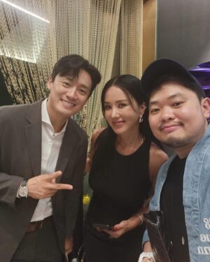Oh Sang-jin Instagram - 자립하는 청소년들을 위한 자선행사
비록 소심함에 뭍혀 제대로 된 비딩은 못했었다만
좀 더 큰 사람이 되어 많은 것을 나눌 수 있는 사람이 되고 싶었던 저녁.

나눔의 클래스를 보여준 정화누나 @umaizing 
그리고 다시 뵈어 반가웠던 봉진의장님 @bongjin.kim 
좋은 기회주신 번개장터 최재화 대표님 
국민mc같은 진행력의 데일리패션 혜영 대표님 @dailyfashion_news 
초반의 어색함을 잘 극복하게 해주신 탈리다쿰 채문선 대표님 
옥션을 다 찢어놓으신 나탈리 리 미스터포터 총괄님
오랜만에 뵈어 반가웠던 비채나 조희경 대표님
가장 갖고 싶은 기부품이었던 책을 기증해 주신 톰브라운 박주원 대표님 @mr.juwon_park 
이제는 친동생같은 현민이 @minihkim 
모두모두 반가웠고 감사드립니다!