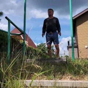 Oleg Taktarov Instagram - Вчера в шестером выгрузили из машины.
Всегда мечтал зимой смотреть на звёздное небо в тёплой воде. Банный чан #Горыныч поможет исполнить мечту🔥
#чангорыныч #банныйчаннижнийновгород
PS
Two heads better than one. Это фраза Роберта де Нет иро в моём 1 фильме 
"15 минут славы".. Поэтому в тройне круто, что головы 3.
И делают их практически на моей родине в Нижнем Новгороде.