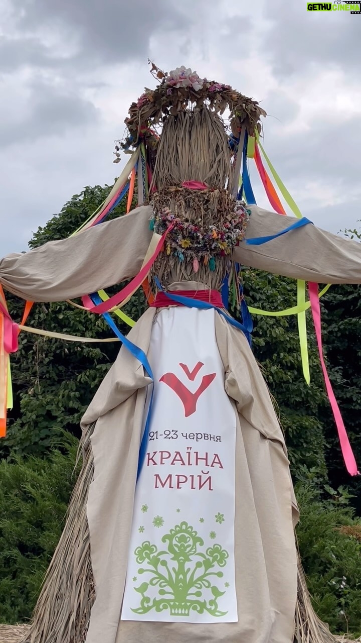 Oleh Skrypka - 176 Likes - Співали, відчували, заряджалися, спілкувалися, надихалася 🌻
згадували та загадували 🌞
Все тут @kraina_mriy_fest 🙌
Дякую організатору @o.skrypka
За освітлення нашої глибокої культури, шану традиціям та цінностям українського народу 🌾