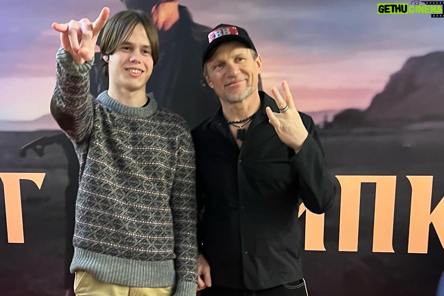 Oleh Skrypka - 433 Likes - Символічно 14 березня на День Добровольця був презентований кліп на пісню легендарного Олега Скрипки - «Номад».
Захід проводився з благодійною метою, підтримати батальон «Ягуар»🇺🇦
«ЯГУАР» - перший батальйон оперативного призначення 14 бригади Національної гвардії України «Червона Калина». Бригаду було створено на базі 8 полку нгу під час кампанії «Гвардія Наступу». Саме 8 полк носив ім’я «Ягуар», тому було вирішено обрати цю назву для основного і найпотужнішого батальйону бригади. Бойовий шлях батальйону почався ще до початку повномаштабного вторгнення на Донеччині. Далі було звільнення Київщини, Северодонецьк, Лисичанськ, звільнення населених пунктів в Луганській області, Район Спірного на Донеччині та врешті найнебезпечніша ділянка фронту поблизу населеного пункту Вербове, Запорізька область. В складі підрозділу воюють бійці з багаторічним досвідом ведення бойових дій, що ще з часів АТО та ООС боронять українську землю, мають численні нагороди та колосальні військові навички. Батальйон продовжує приймати участь у бойових діях та серед військових підрозділів має репутацію як дієва та потужна одиниця.
Партнери заходу:
1. Ресторан новітньої української кухні , культурний центр національного бренду « Галушка»
2. Yamamoto Dental Group– найбільший інтегратор цифрових рішень для стоматології в Україні
3. Дизель Енерджі - надійні рішення для постачання електроенергії.
Згодом звіт про надану допомогу.
Фото @yuriy.veres
#олегскрипка #презентаціякліпу #номад #olegskrypka #гулівер #кінотеатроскар @yamamotodentalgroup @galushka.kyiv
