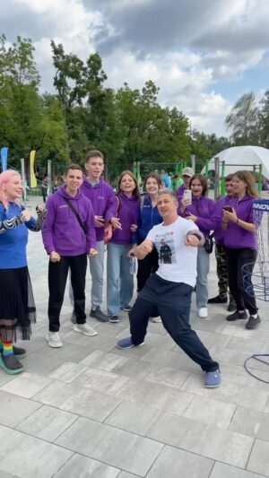 Oleksandr Pedan Instagram - Один з найголовніших принципів руху Juniors - те, що перемагають всі, хто почав займатись спортом. 

Тому я хочу підтримати Дар’ю Білодід, яка через певні обставини не змогла продовжити свій шлях на Олімпійських іграх в Парижі🙌

Але, Дашо, ти крута! Той факт, що в такий час ти вийшла на килим і показала такий високий рівень, слугуватиме натхненням для всіх українців жити спортивним життям!🤸🏻

Всім олімпійцям бажаю успіху! Та закликаю вас до флешмобу в знак підтримки Дар‘ї Білодід🫶🏻

Адже найбільшої підтримки спортсмени потребують не лише в моменти перемоги, але і в моменти невдач!

@dariabilodid7💙💛

 #bilodid❤️#juniors