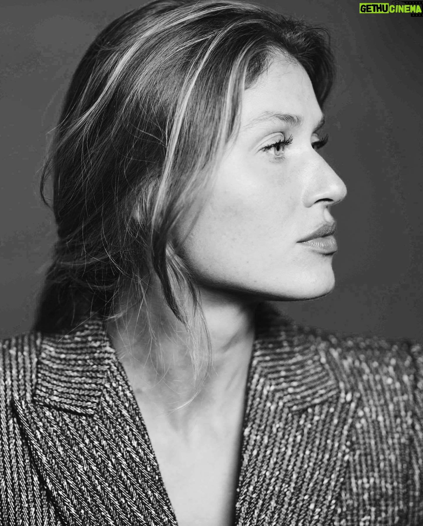 Olga Kent - 778 Likes - “When shall the light find my eyes?
When you forgive those who have no light at all.”