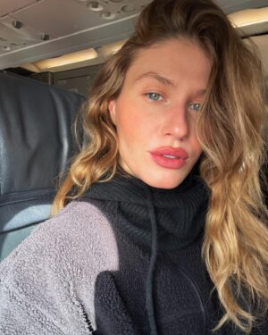 Olga Kent Instagram - Your soul will always guide you where it must 💫