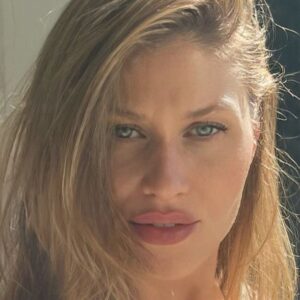 Olga Kent Instagram - There are times in life -
When nothing happens-
But In quietness the soul expands.

  Sexy Hermit Mode