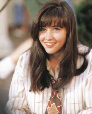 Olivia Munn Instagram - I am absolutely heartbroken over the passing of Shannen Doherty. When I was first diagnosed with breast cancer I remembered how she bravely let the world into her journey and I reached out to her. We became instant friends- which I honestly couldn’t comprehend at times because watching her on ‘Beverly Hills, 90210’ was everything to me when I was 10. (Shannen Doherty as Brenda Walsh is and was and will always be an icon.)

We bonded through a shared battle and a desire to help other women. Looking back on the last text she sent me just a couple months ago, she asked how I was doing and if she could do anything for me…. True to form, Shannen was offering her support even though she was in the final stage of fighting this horrific disease. 

Cancer is really fucking scary and Shannen faced it with such dignity, strength and grace. 

I’m sending all of my love to her mother who was her best friend, hero and champion every step of the way. 

Fly so high, my friend. 💔💔💔💔