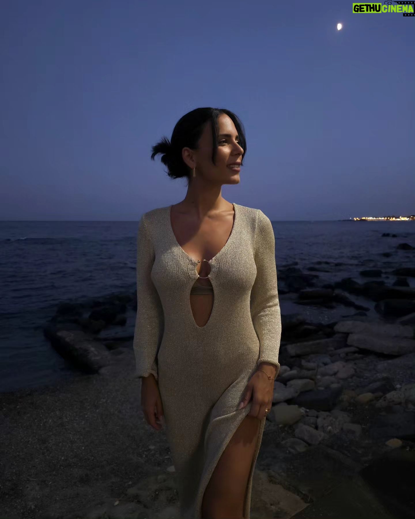 Olívia Ortiz - 5.4K Likes - Isola Bella #Taormina #Sicilia