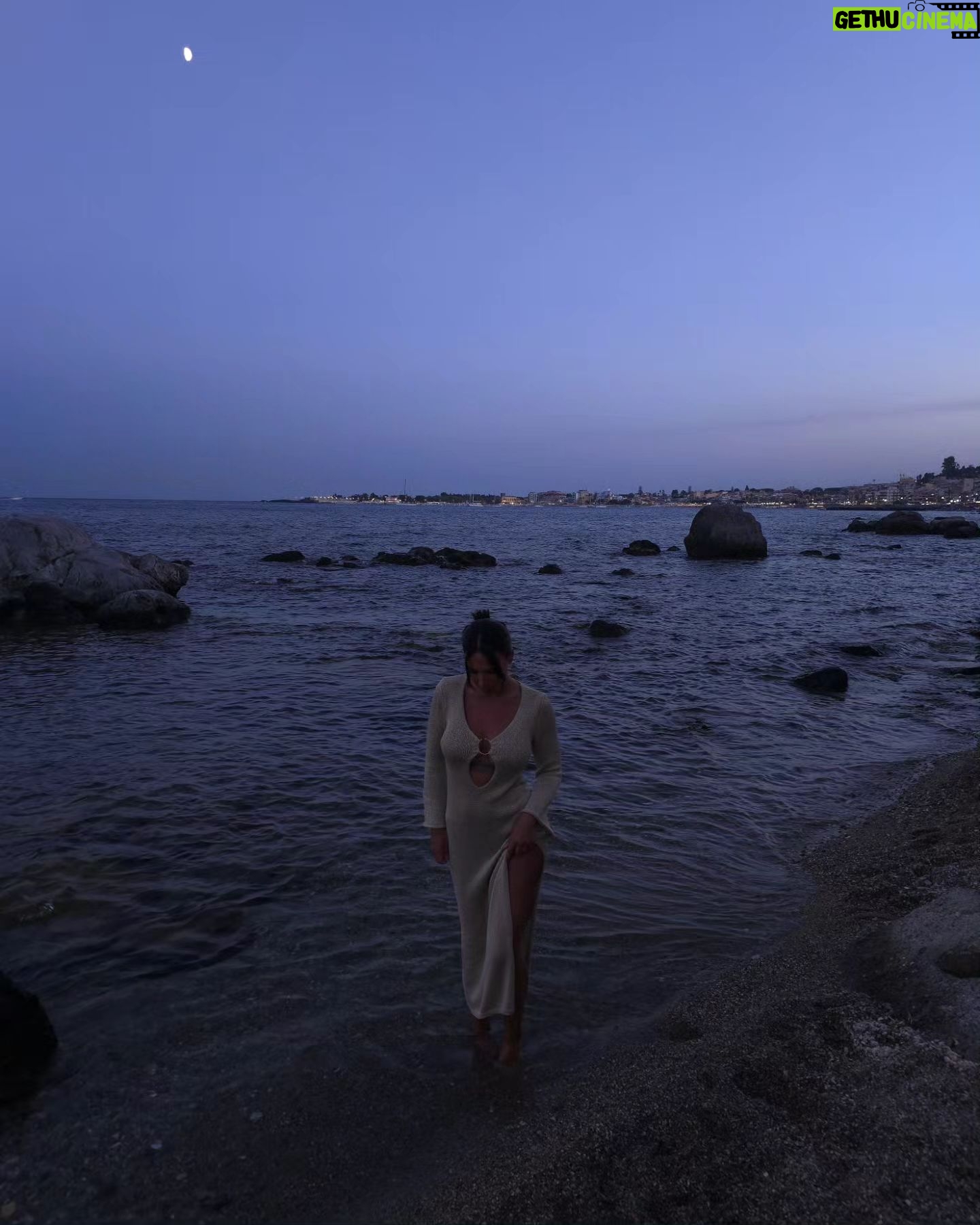 Olívia Ortiz - 5.4K Likes - Isola Bella #Taormina #Sicilia