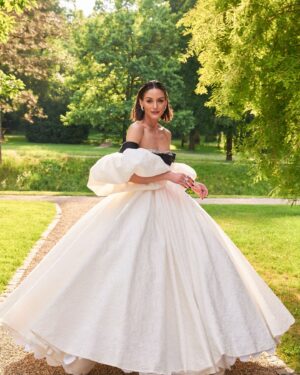 Olivia Palermo Instagram - 💕Day 1 anniversary dress 👗🤗🤗
@giambattistavalliparis