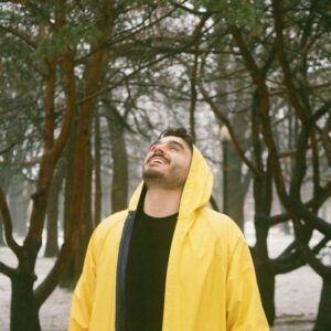 Olivier Couture Instagram - 📣 Mon nouvel extrait « La pluie » est enfin disponible partout! Lien dans ma bio! ☂️