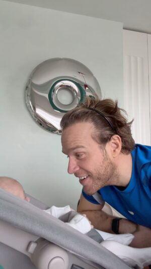 Olly Murs Instagram - My morning chats with Madi 🙋🏻‍♂️☺️ she really has found her lil voice over the last week or two and we chat loads together! I honestly love it, I truly believe in a weird way she is telling what’s been going on 🤣🙋🏻‍♂️💀