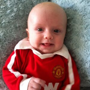 Olly Murs Instagram - Forever in his United shirt and Forever a Red! Uncle loves ya Louie Happy 13th Birthday! Time flies! Thanks @manchesterunited New shirt is class 😮‍💨👌🏻🔥