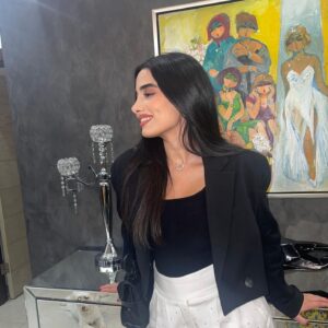 Omaima Jawad Al Shukrchi Instagram - وتمونين يا ريم المكاحيل 🤍