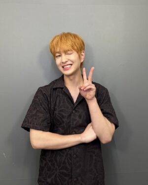 Onew Instagram - 포토이즘 즐거웠다아!! 다들 고마워 내찡구!