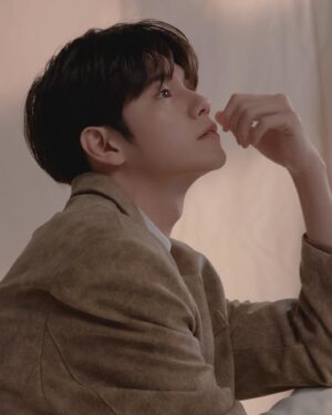 Ong Seong-wu Instagram - 드디어 내일 팬미팅!!!
몇 년 만인가...
떨려서 잠도 못ㅈ...😪