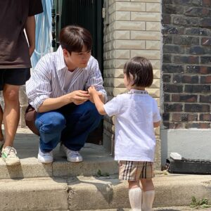 Ong Seong-wu Instagram - 카카오tv 드라마 '커피 한잔 할까요?' 가 끝이 났습니다

촬영을 하고 방영을 하면서도 저에게 큰 울림을 준 작품이었습니다 
이 작품을 통해 많은 가르침을 주셨던 선배님들 그리고 고생하신 스태프분들 진심으로 감사드립니다🙏🏻

마지막으로 '커피 한잔 할까요?'를 사랑해 주신 시청자분들과 위로에게 감사드립니다
여러분들 모두가 저에게는 박석 사장님 같은 분들입니다!!
앞으로 더 좋은 모습으로 찾아뵙겠습니다
