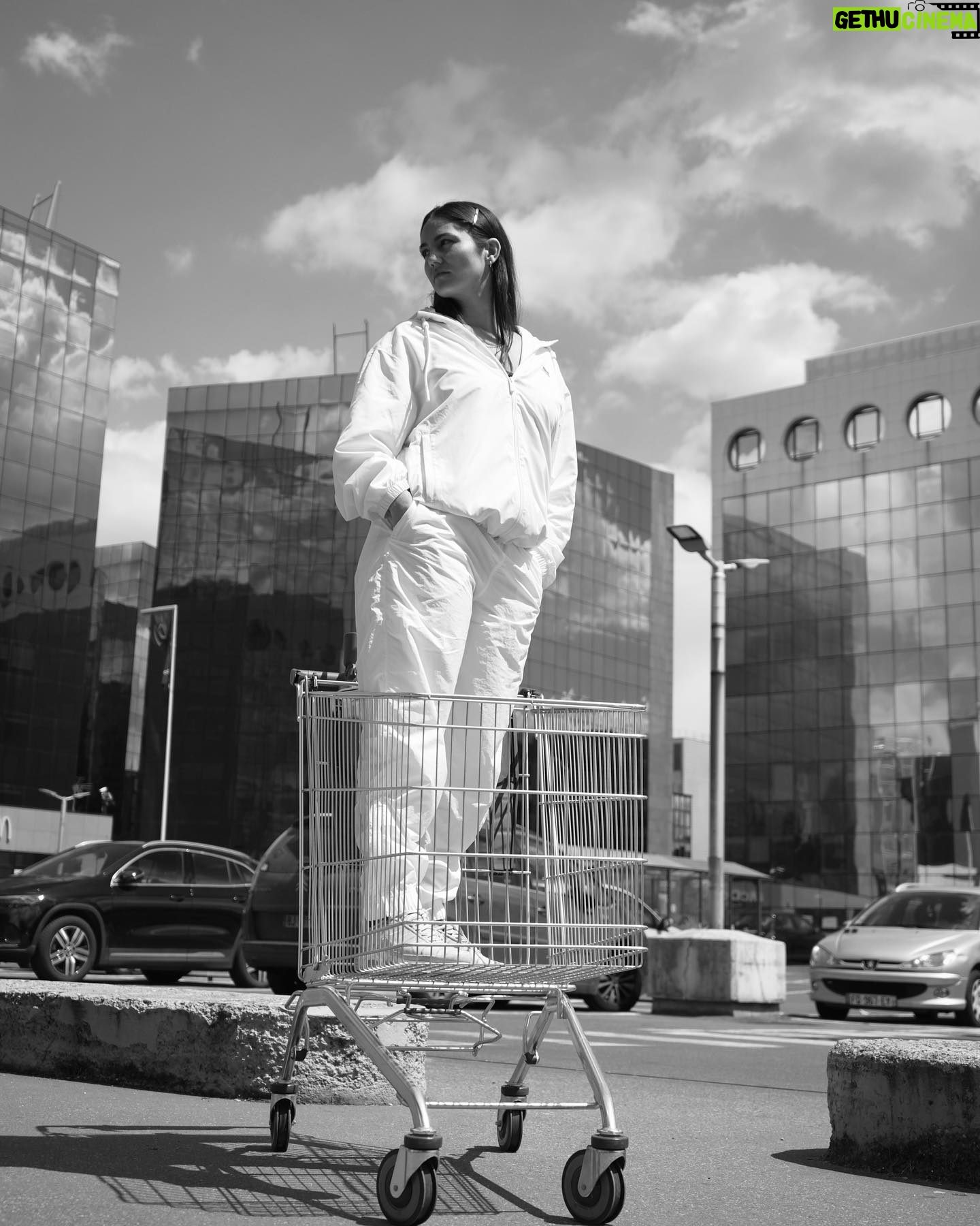 Ophélie Bau - 4.6K Likes - 📸 @alexismalyshko