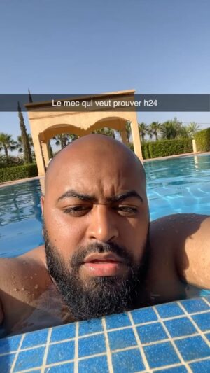 Othman El Hamdaoui Instagram - Le grand retour du fouteur de seum en vacances 🤣🤣